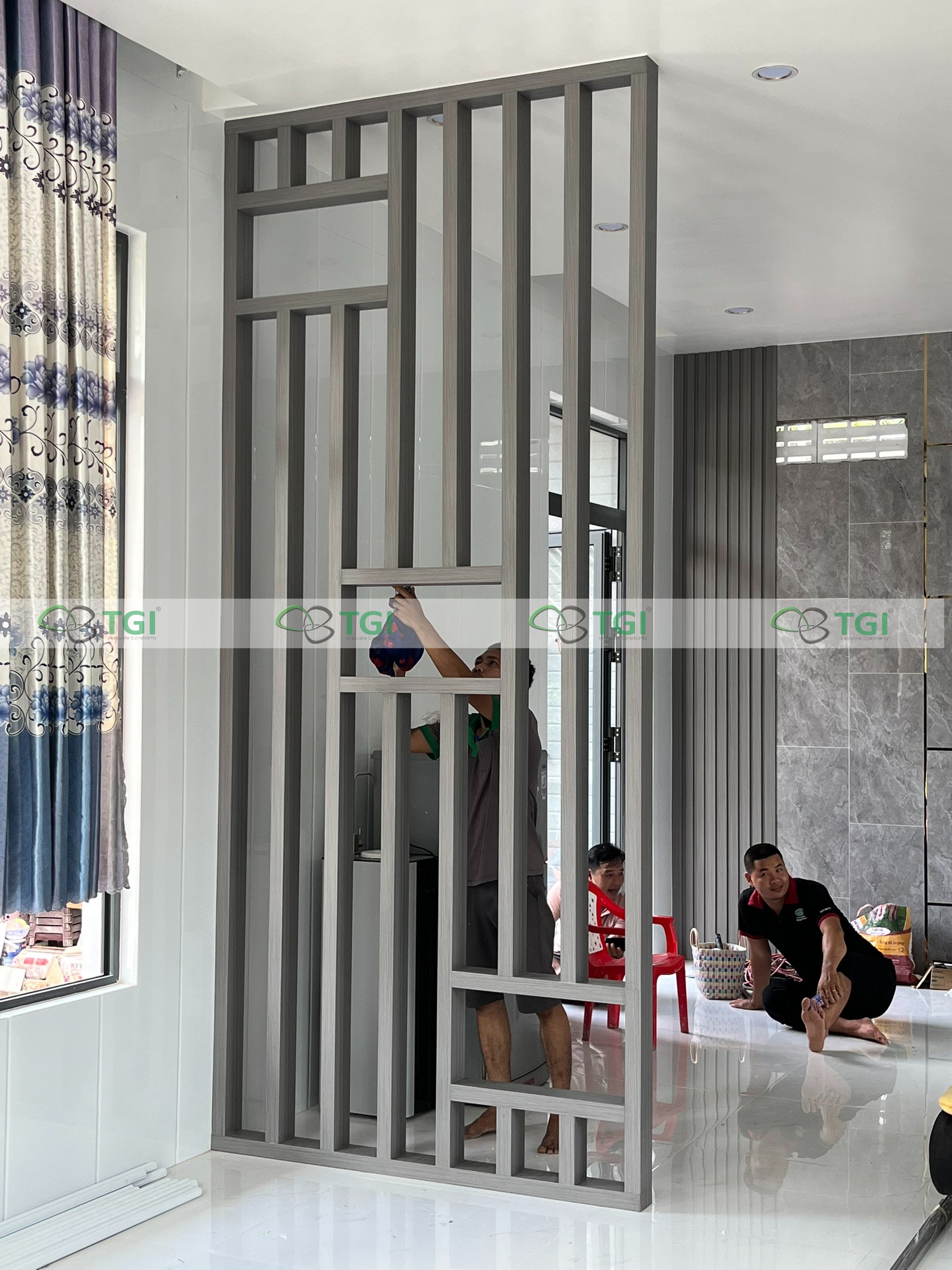 Mẫu vách ngăn trang trí bằng lam gỗ phòng khách